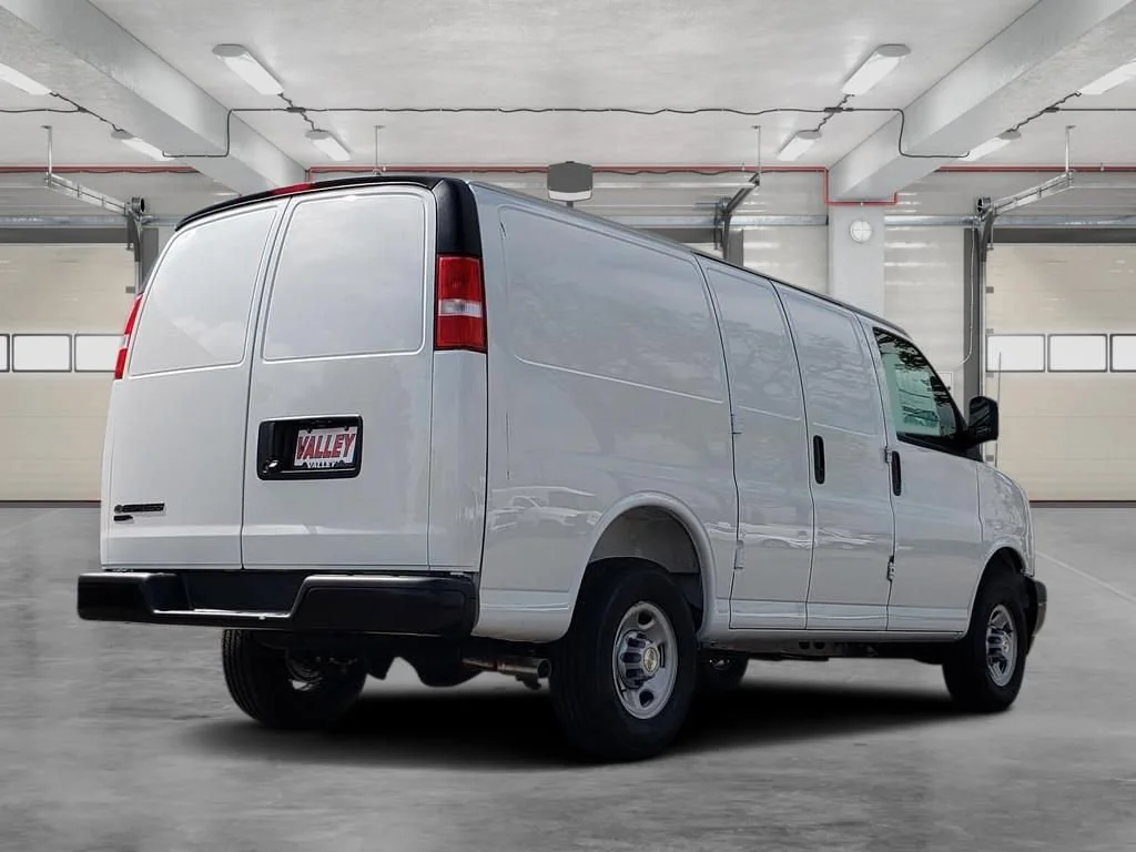 2025 Chevrolet Express Cargo Work Van - Photo 7