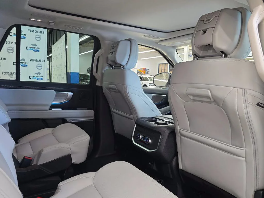 New 2027 Star White Metallic Tri-Coat Ford MAX Platinum image 18