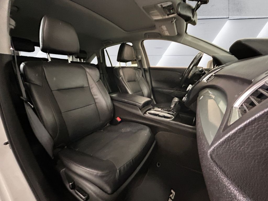 Used 2018 White Acura Technology & AcuraWatch Plus Packages image 14