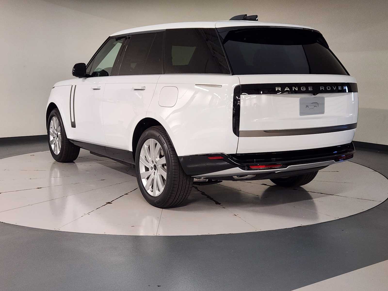 2026 Land Rover Range Rover SE - Photo 6