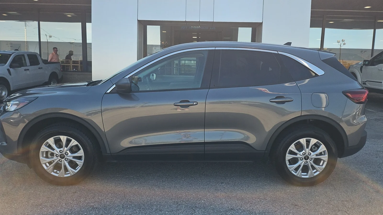 Used 2024 Gray Ford 2024 FORD ESCAPE ACTIVE 4DR SUV 106.7 WB AWD image 2