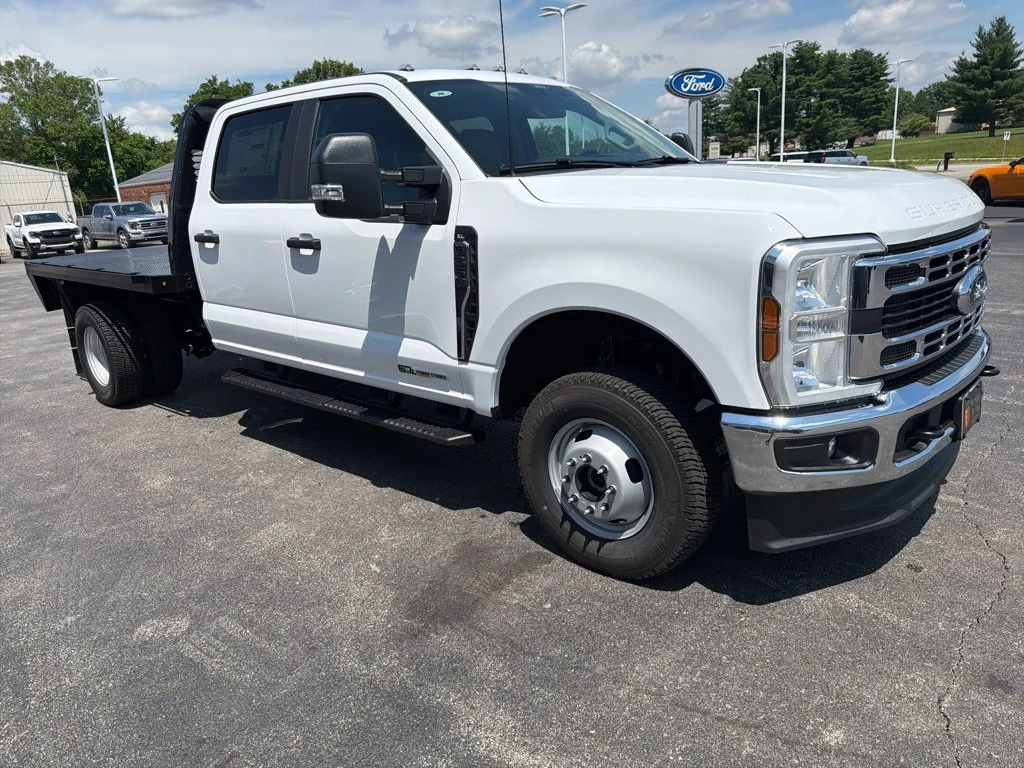 New 2026 Oxford White Ford F-350® XL image 6