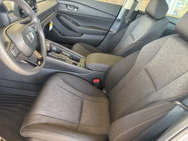 2025 Honda Accord SE - Photo 27