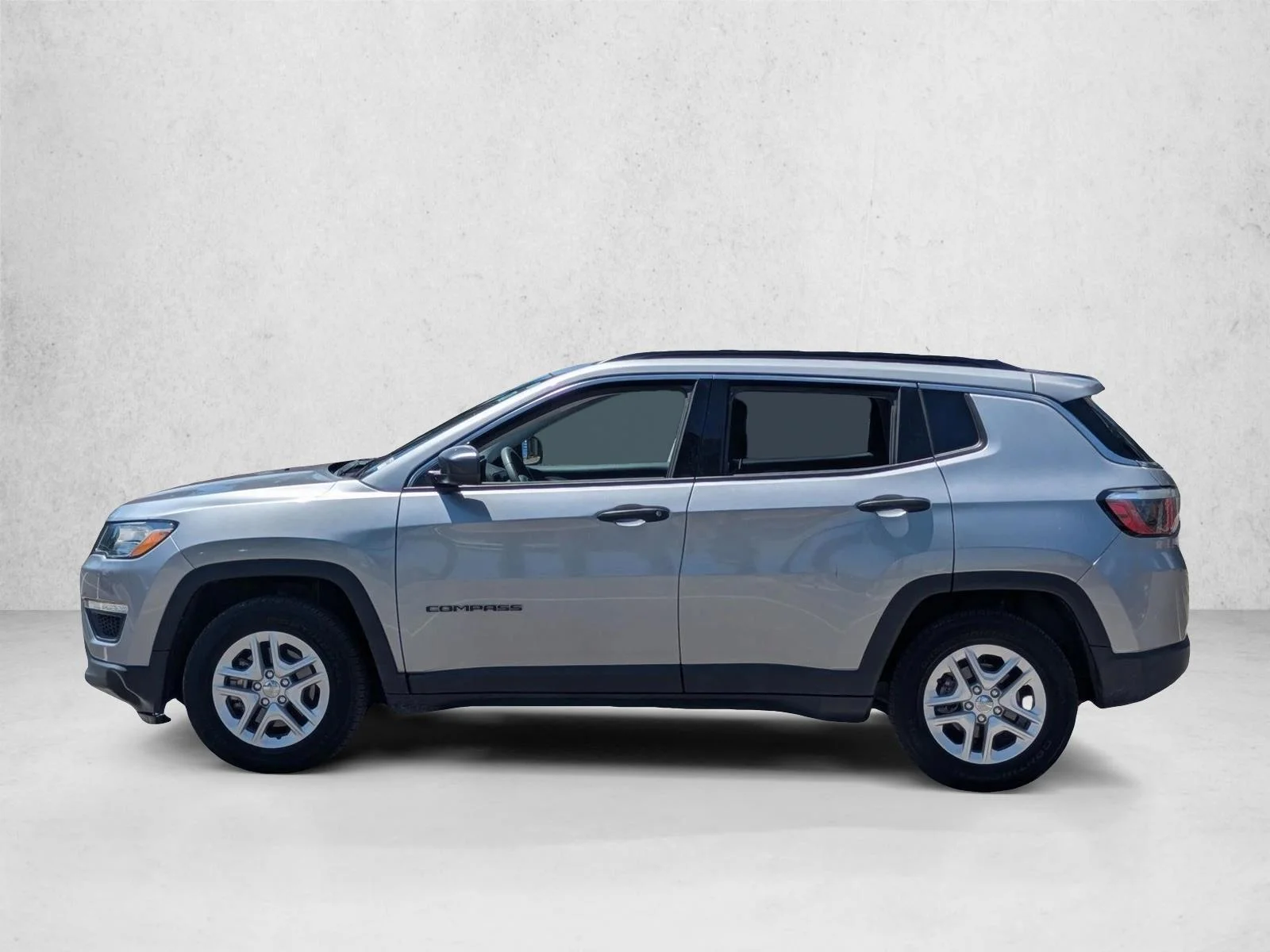 Used 2020 Billet Silver Metallic Clearcoat Jeep Sport image 7