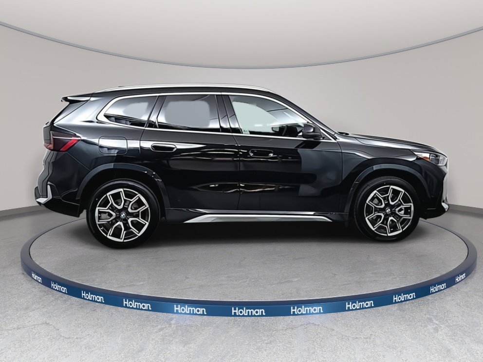 Used 2026 Black Sapphire Metallic BMW xDrive28i image 5