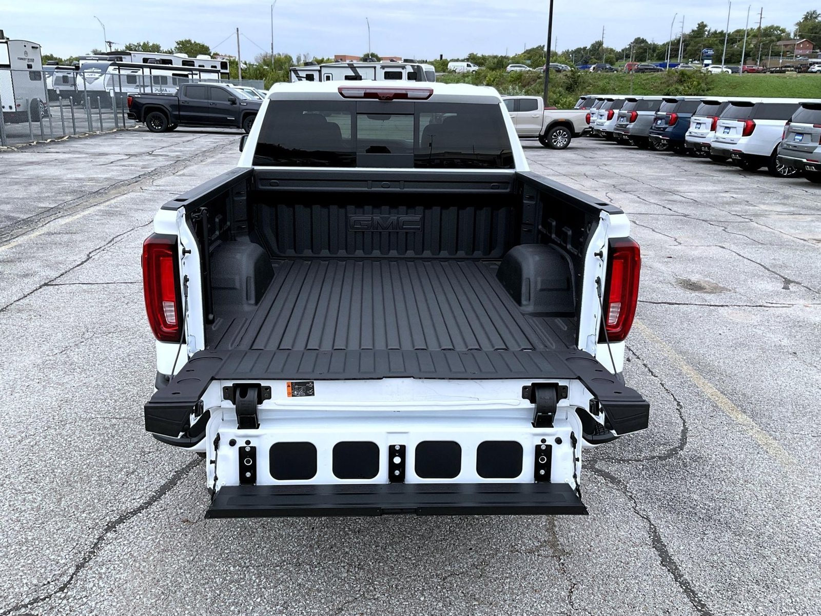 New 2026 Summit White GMC AT4 image 21