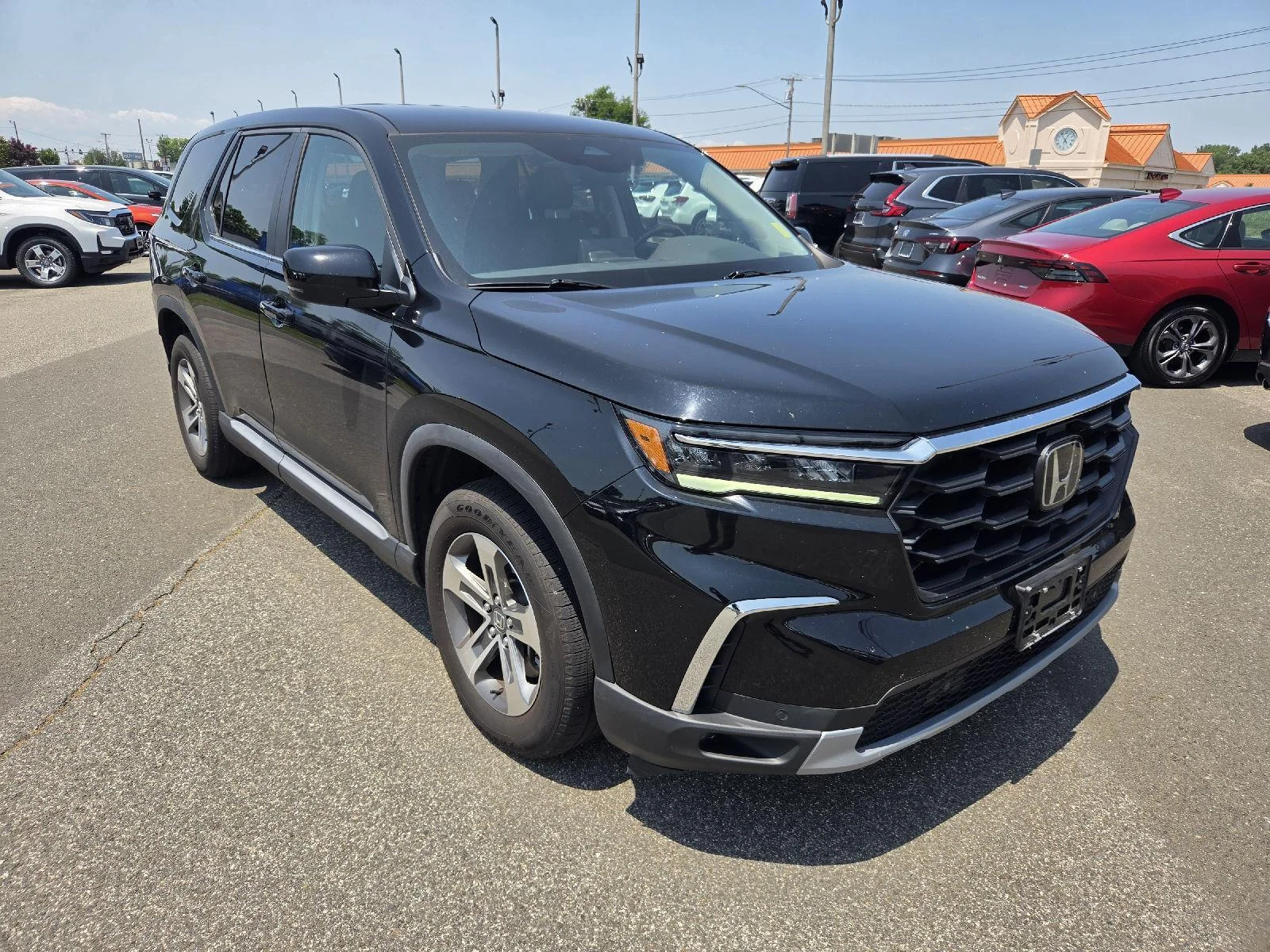 Used 2023  Honda EX-L image 1