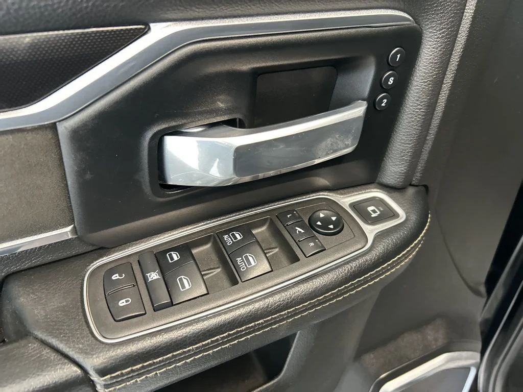 Used 2021 Diamond Black Ram Laramie image 13