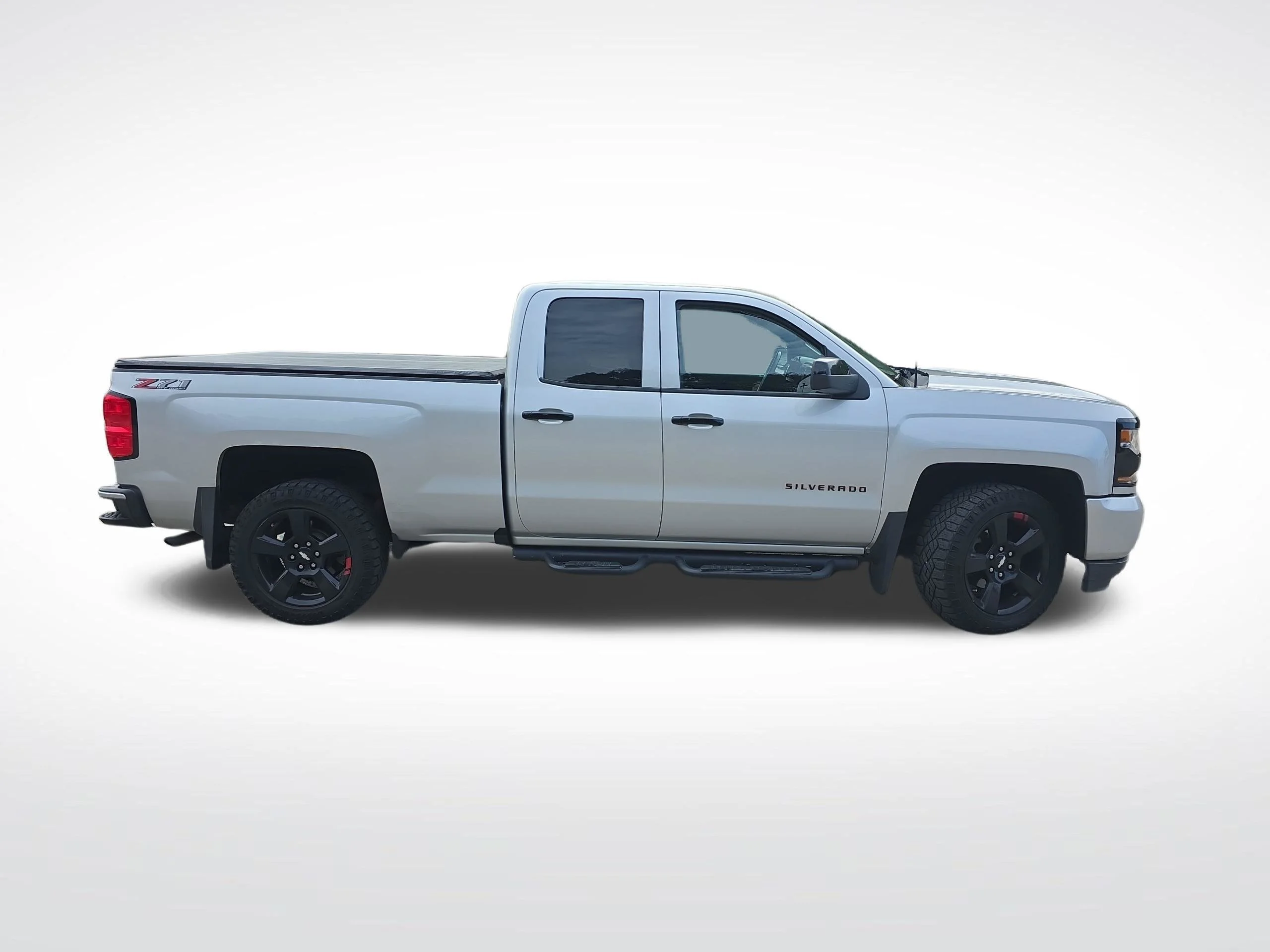 Used 2018 Silver Chevrolet LT image 4