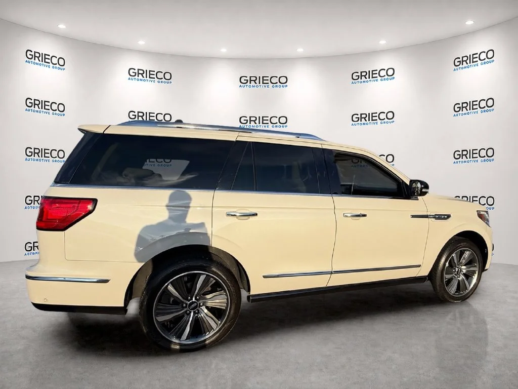 Used 2019 Ceramic Pearl Metallic Lincoln Reserve image 7