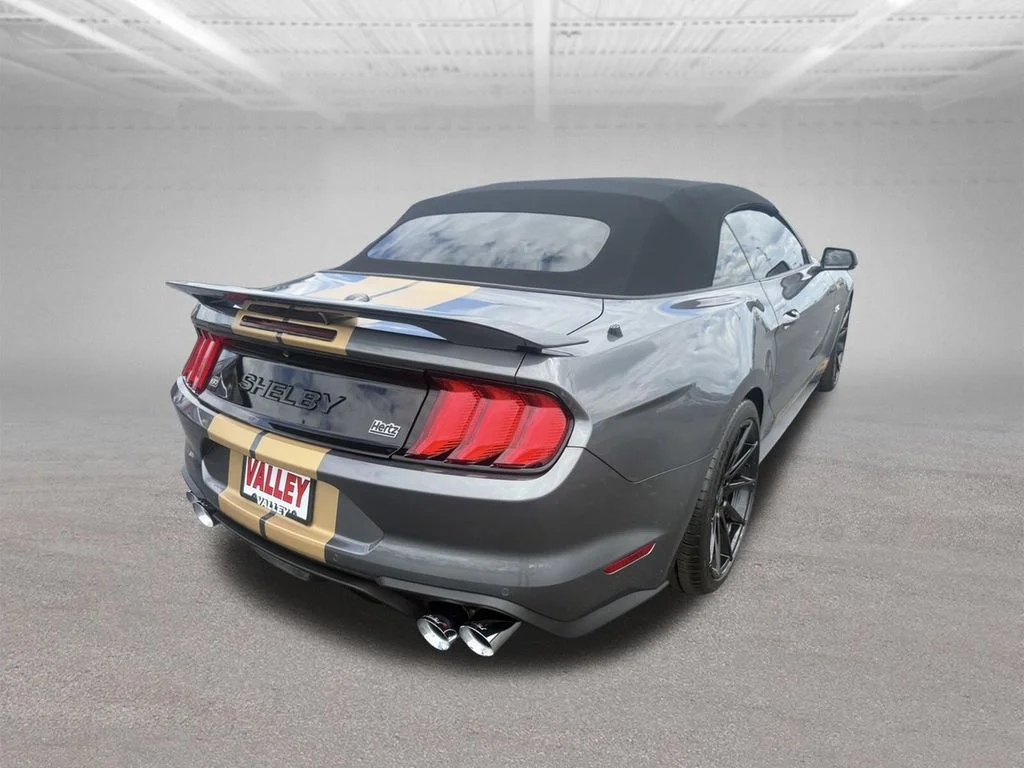 Used 2022 Gray Metallic Ford GT Premium image 3