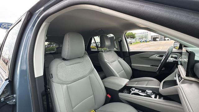 Used 2025 Blue Ford Active image 18
