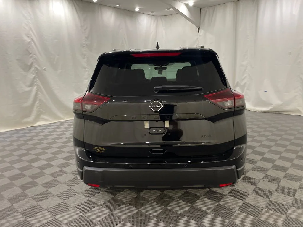 2026 Nissan Rogue Dark Armor - Photo 6