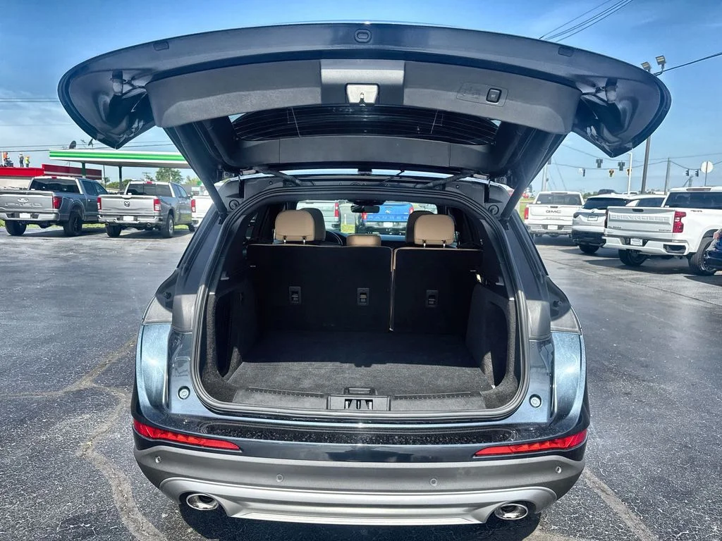 Used 2022 Blue Lincoln Reserve image 23