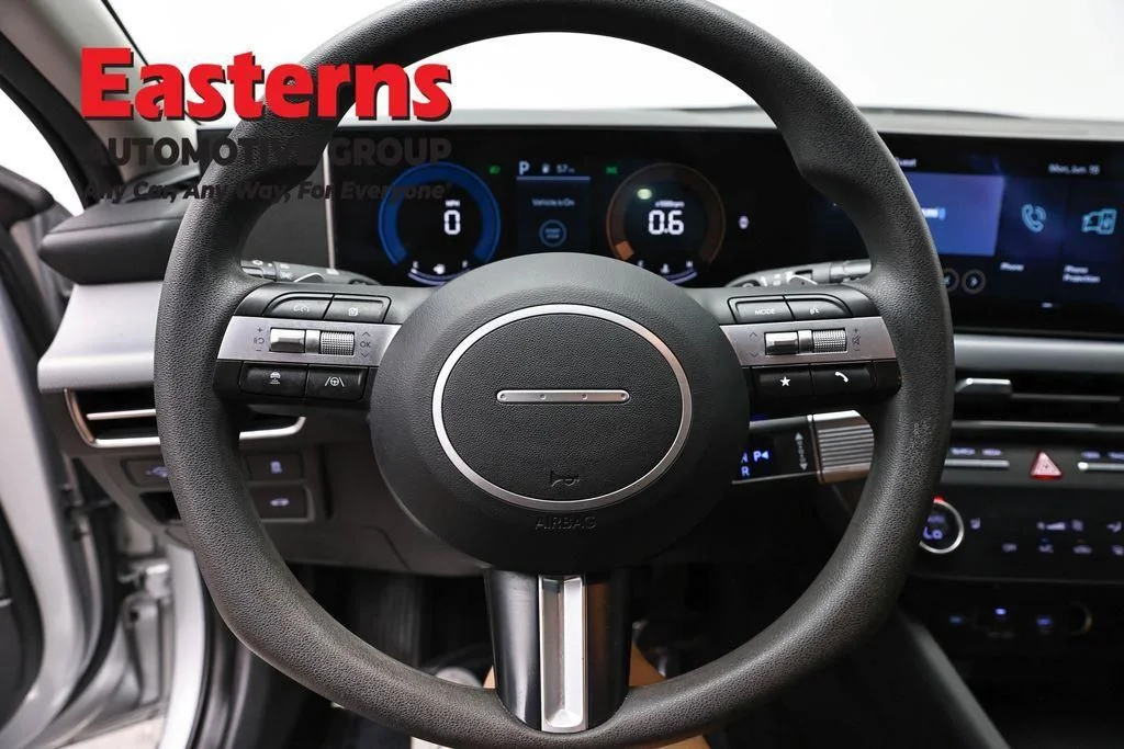 Used 2025 Silver Hyundai SEL image 12