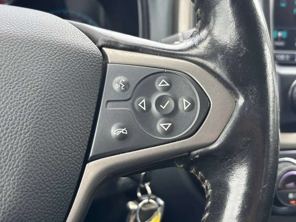Used 2018 GRAPHITE METALLIC Chevrolet 2WD Z71 image 28