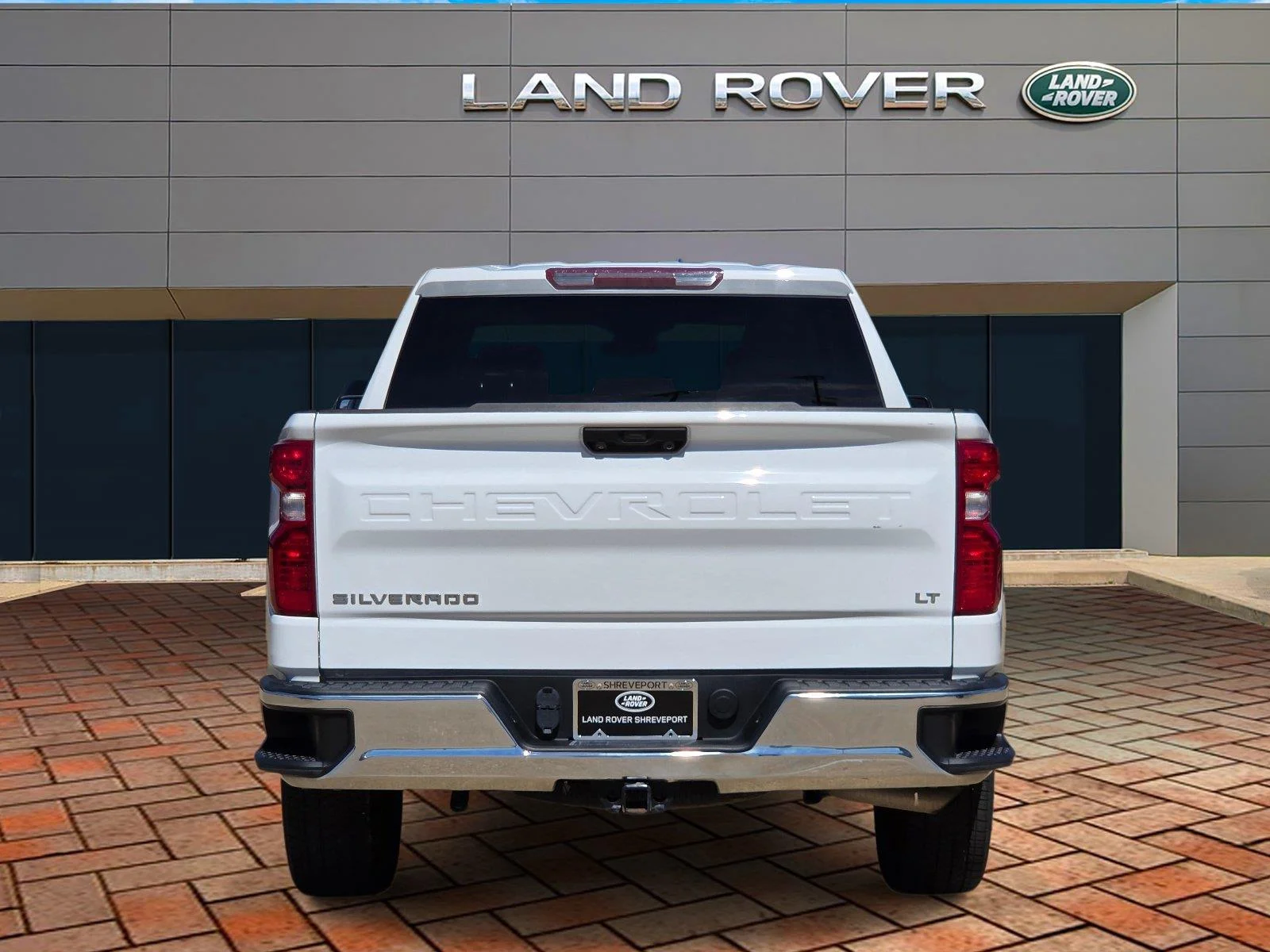 Used 2024 Summit White Chevrolet LT image 5