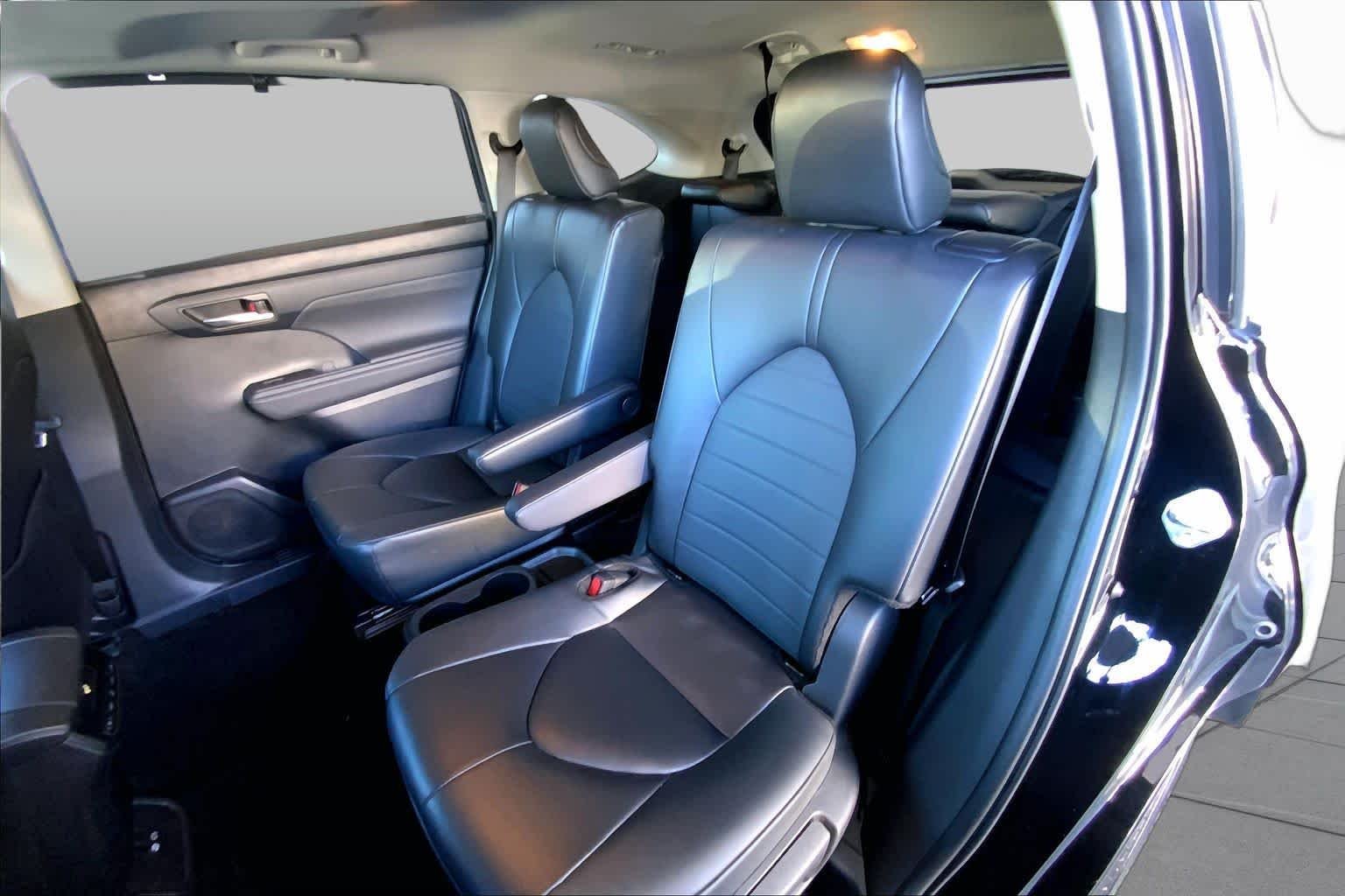 2024 Toyota Highlander LE - Photo 35