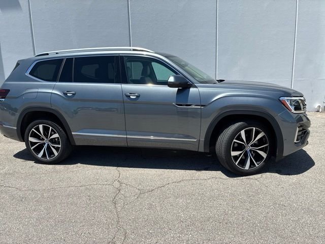 Certified 2024 Volkswagen Atlas SEL Premium R-Line with VIN 1V2FR2CA8RC529299 for sale in Kansas City