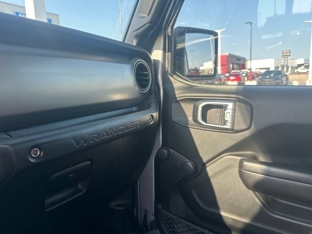Used 2020 Billet Silver Metallic Clearcoat Jeep Unlimited Sport image 11
