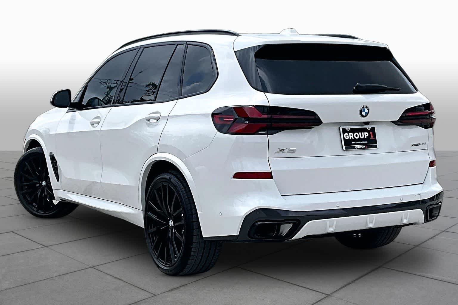 Used 2026 Alpine White BMW xDrive40i image 11
