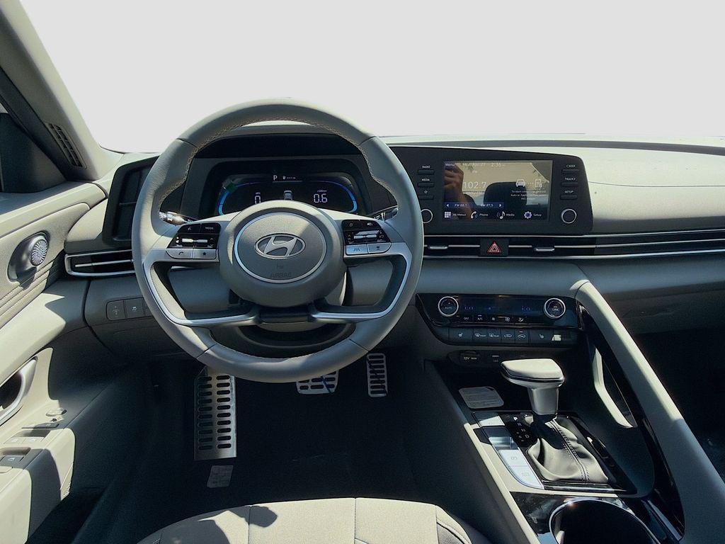 2026 Hyundai Elantra SEL - Photo 15