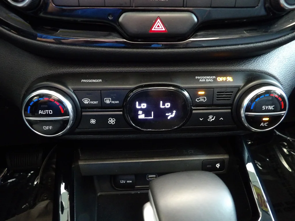 Used 2023 Snow White Pearl Kia GT-Line image 33