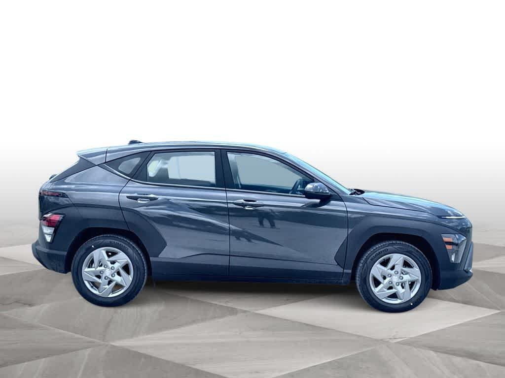 New 2027 Ecotronic Gray Pearl Hyundai SE FWD image 8