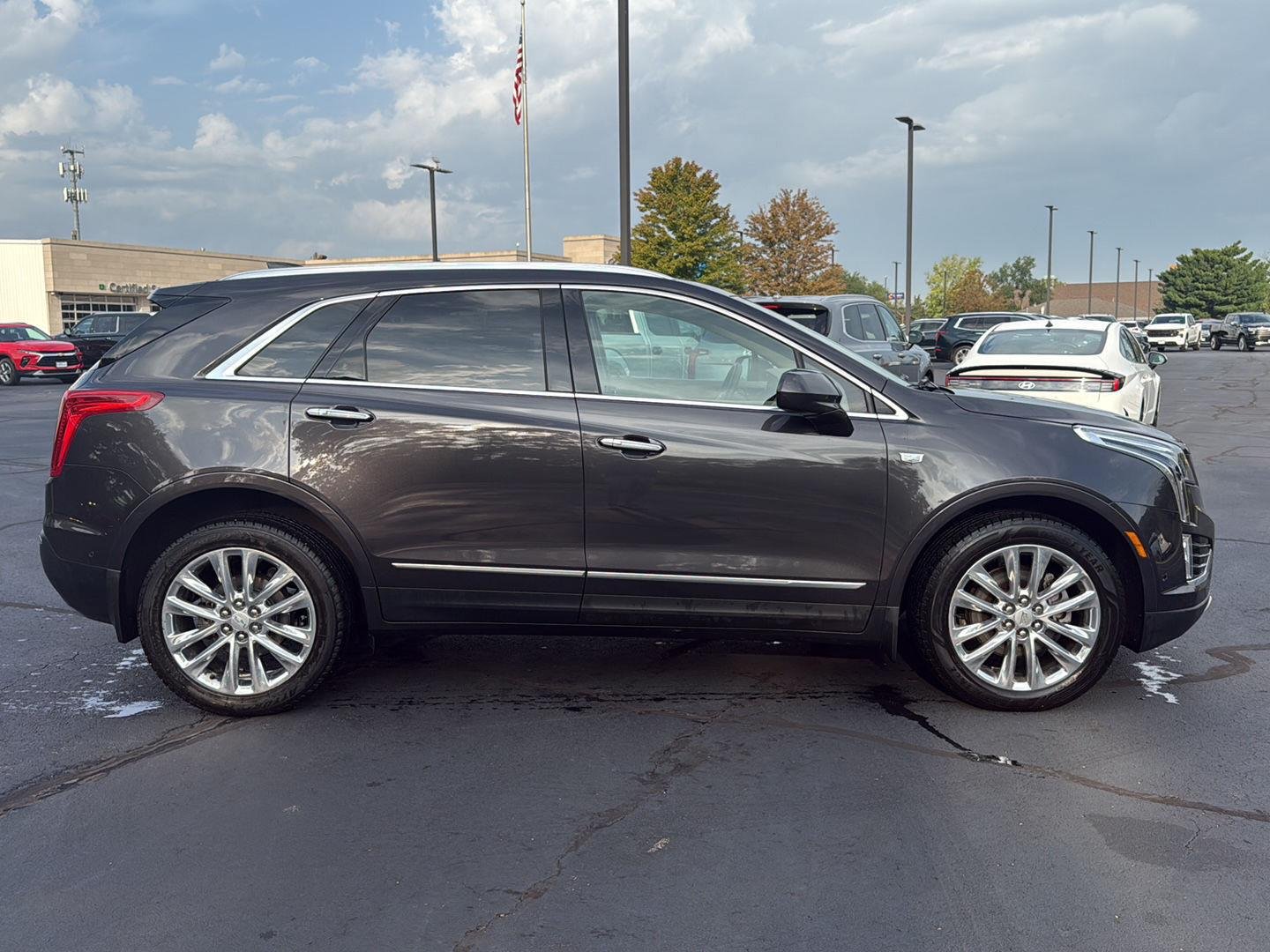 Used 2017 DARK GRANITE METALLIC Cadillac Platinum AWD image 6