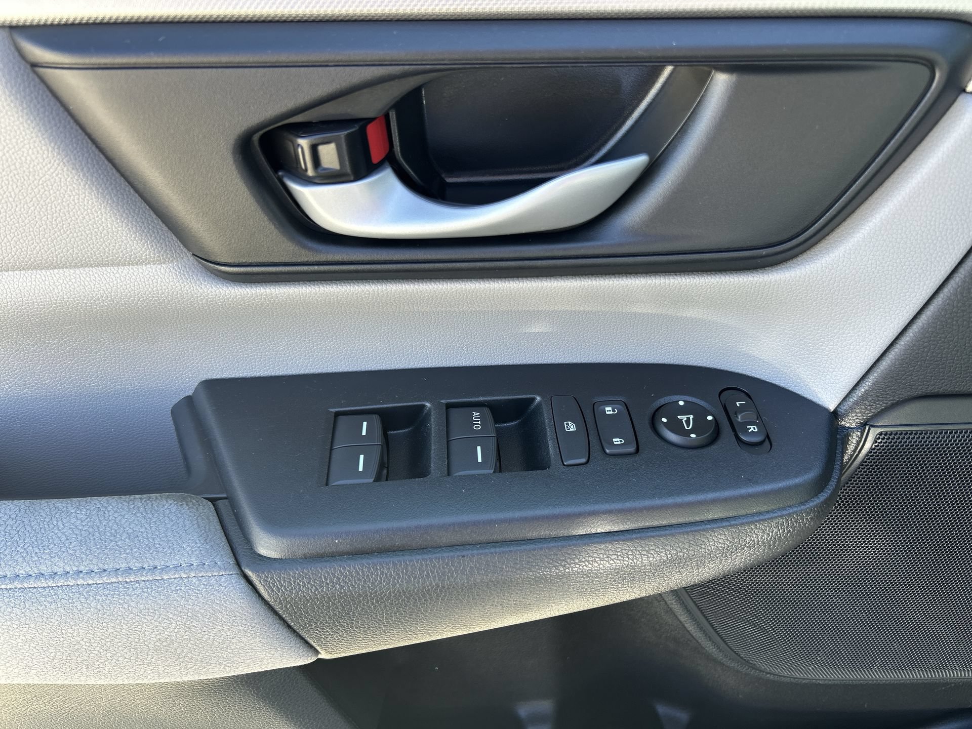 2020 Honda CR-V LX - Photo 15