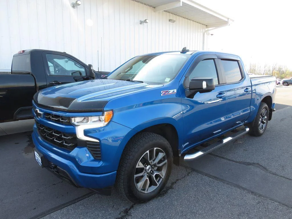 Used 2023 Glacier Blue Metallic Chevrolet RST image 10