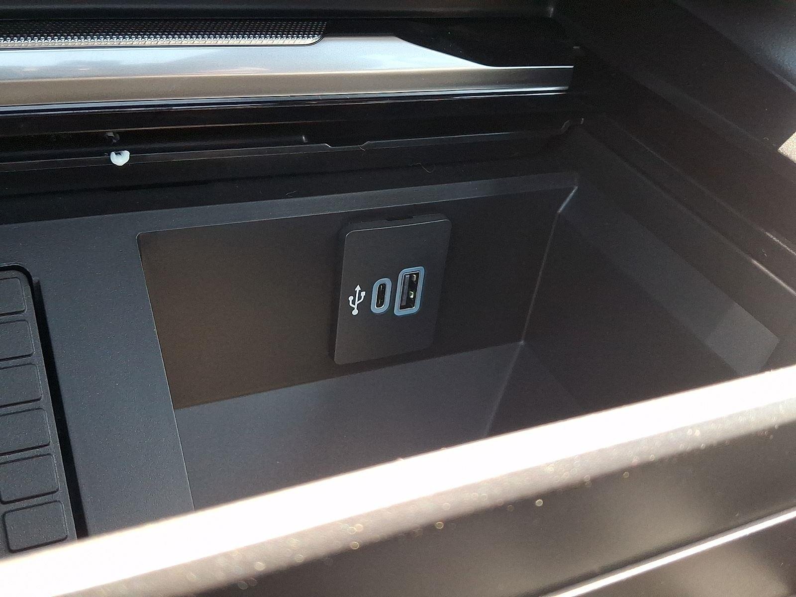 New 2026 Carbonized Gray Metallic Ford F-250® Platinum® image 17