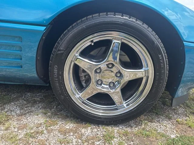 Used 1992  Chevrolet Base image 11