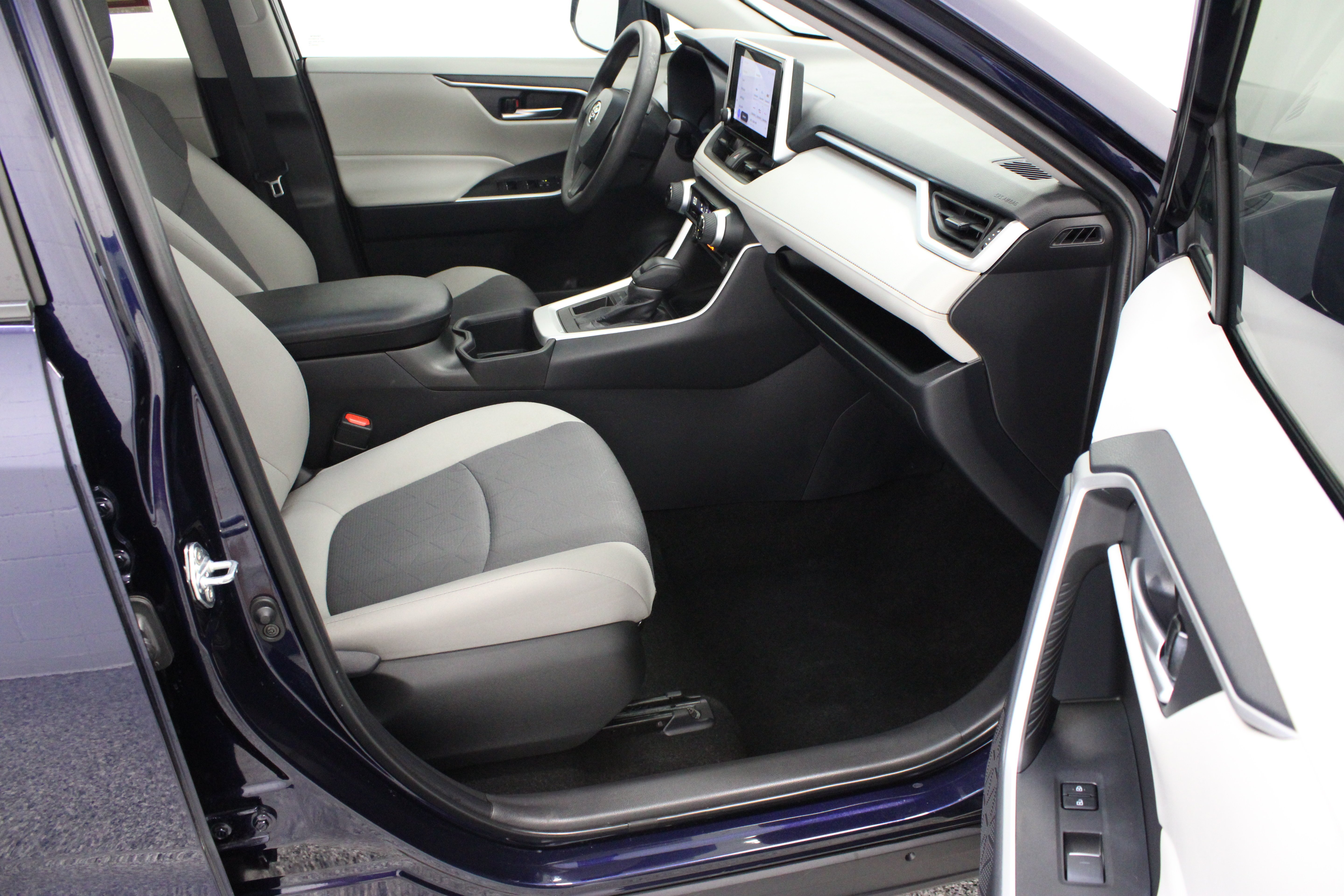 Used 2025 Blueprint Toyota XLE 2.5L image 38