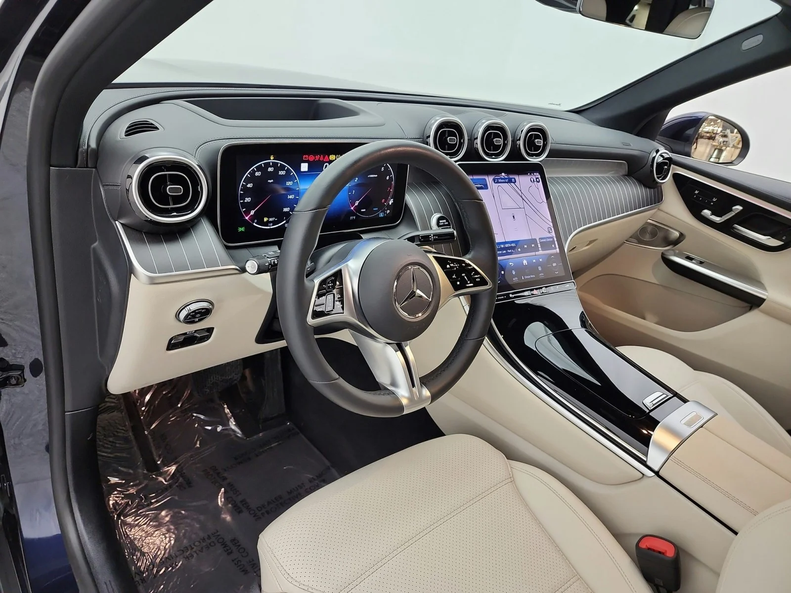 Used 2024 Nautical Blue Metallic Mercedes-Benz GLC 300 4MATIC® SUV image 9