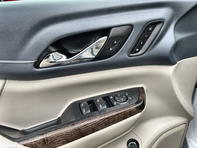 Used 2022 WHITE FROST TRICOAT GMC Denali image 16