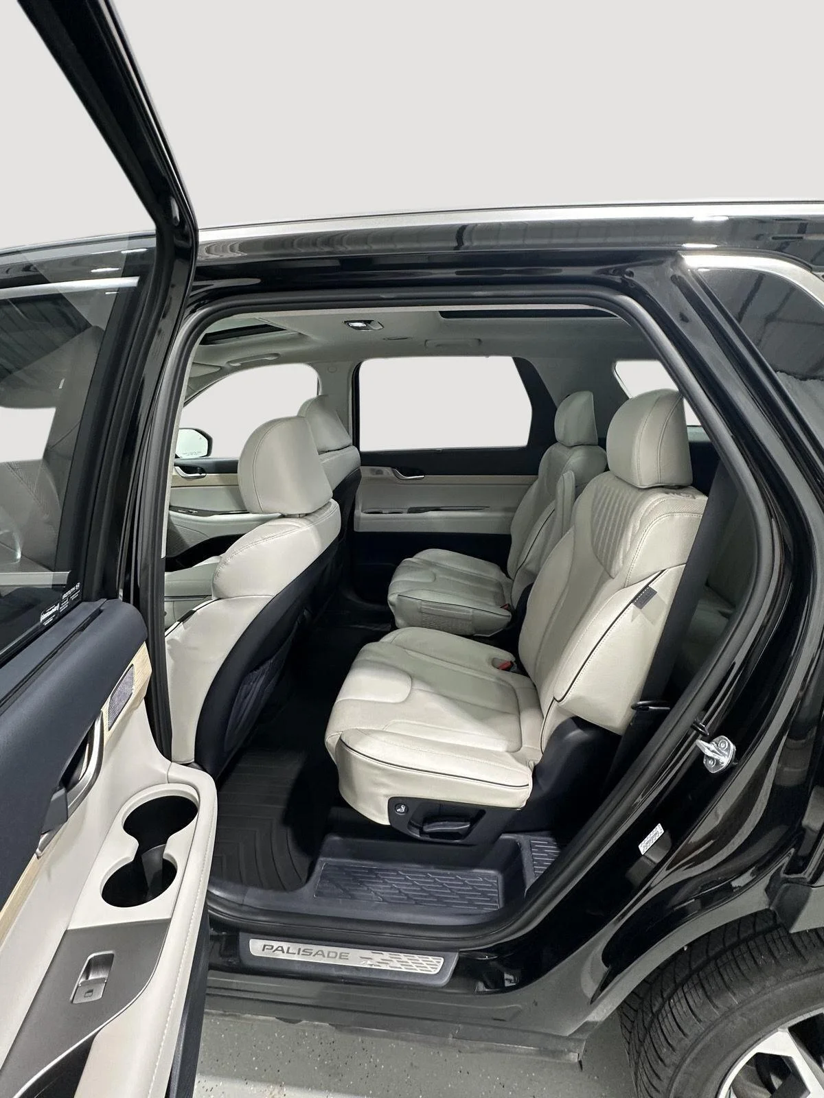 Used 2023  Hyundai Limited image 24
