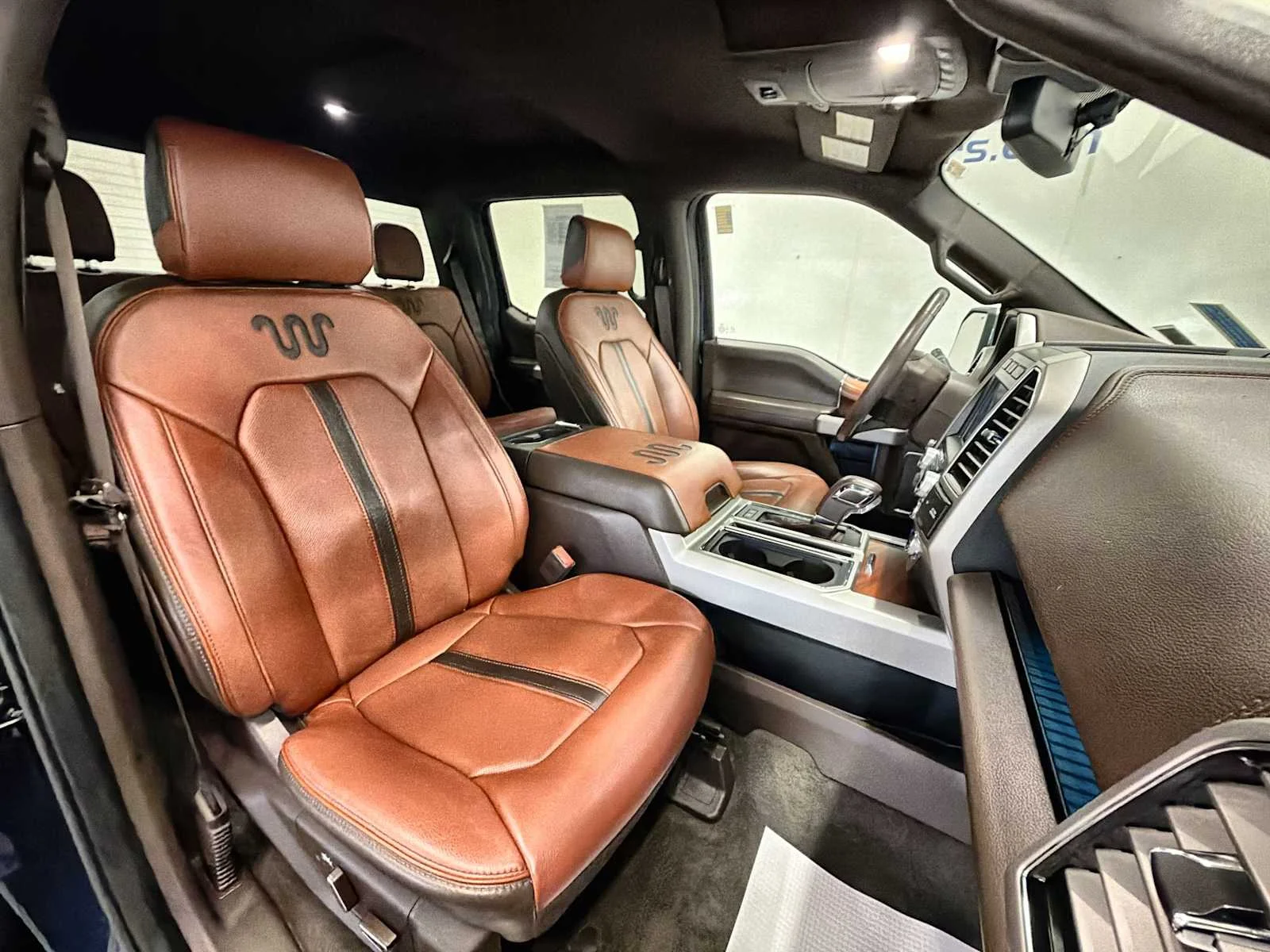 Used 2020 Blue Jeans/Stone Gray Ford King Ranch image 25