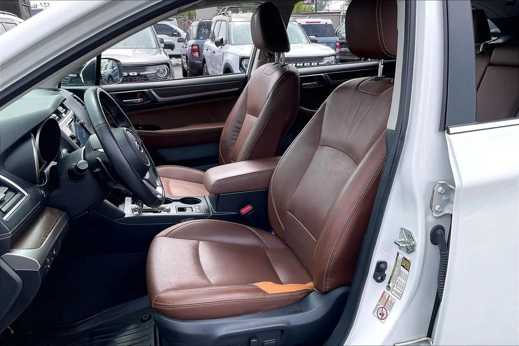 Used 2019 White Subaru 2.5i image 24