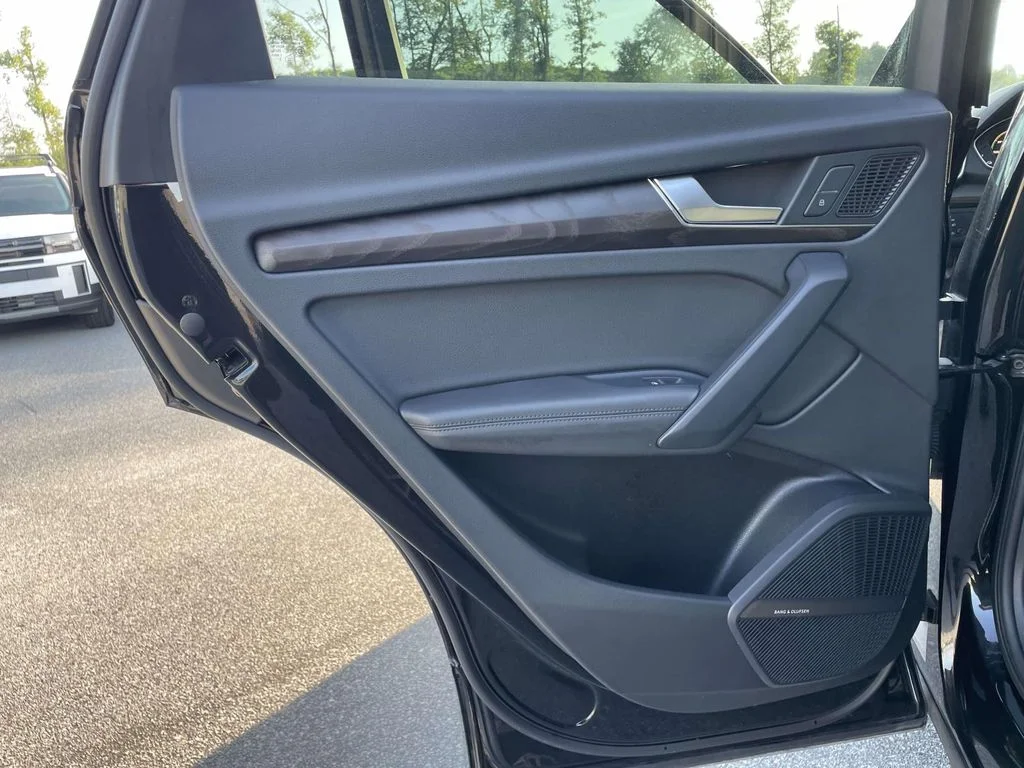 Used 2020 Mythos Black Metallic Audi Premium Plus image 2