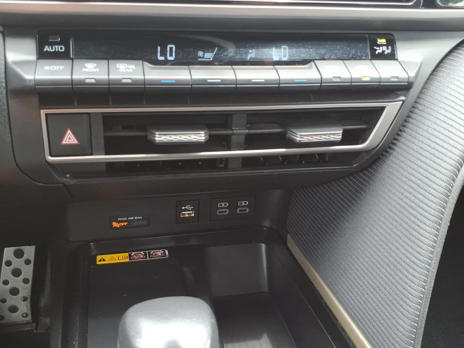 Used 2025 WHITE Toyota SE image 18