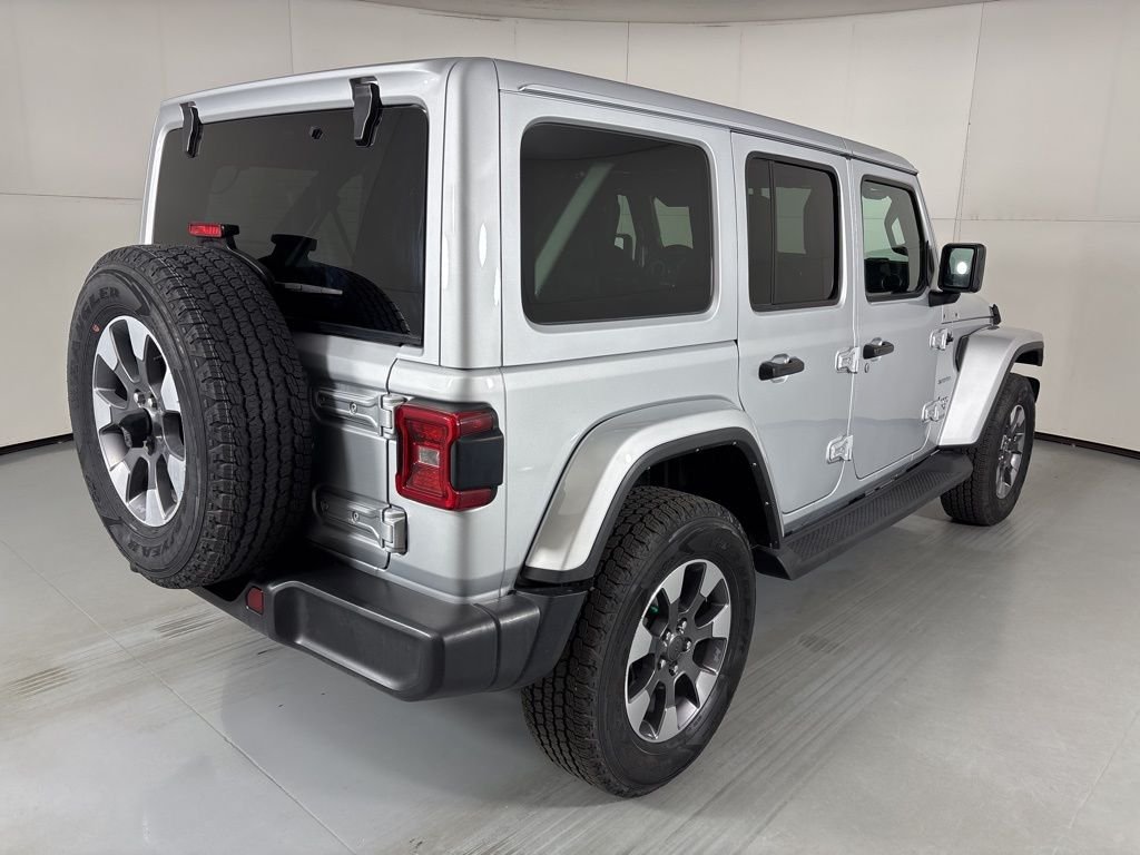 Used 2022 Silver Jeep Unlimited Sahara image 8