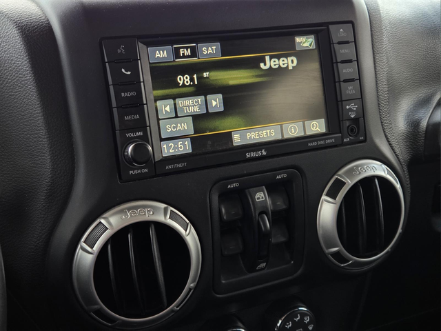 Used 2017 Purple Jeep Unlimited Rubicon image 9