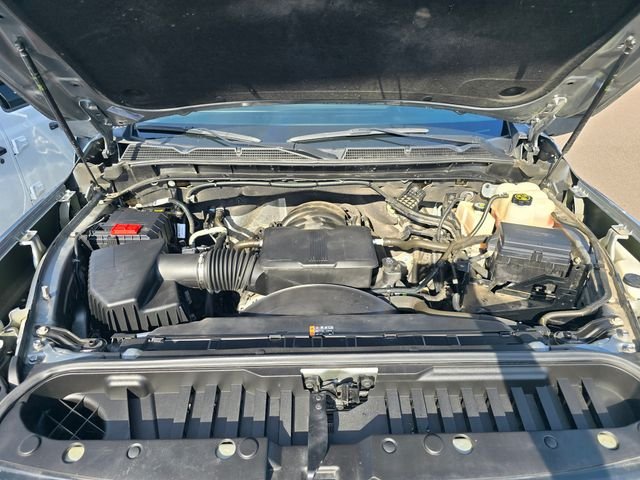 Used 2024 Silver GMC SLE image 31