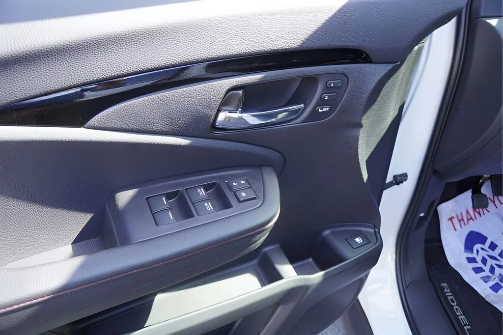 New 2026 Platinum White Pearl Honda Black Edition image 16