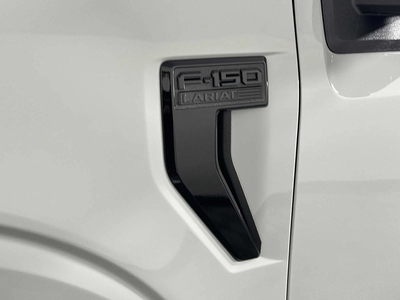 New 2026 Avalanche Gray Ford LARIAT image 14