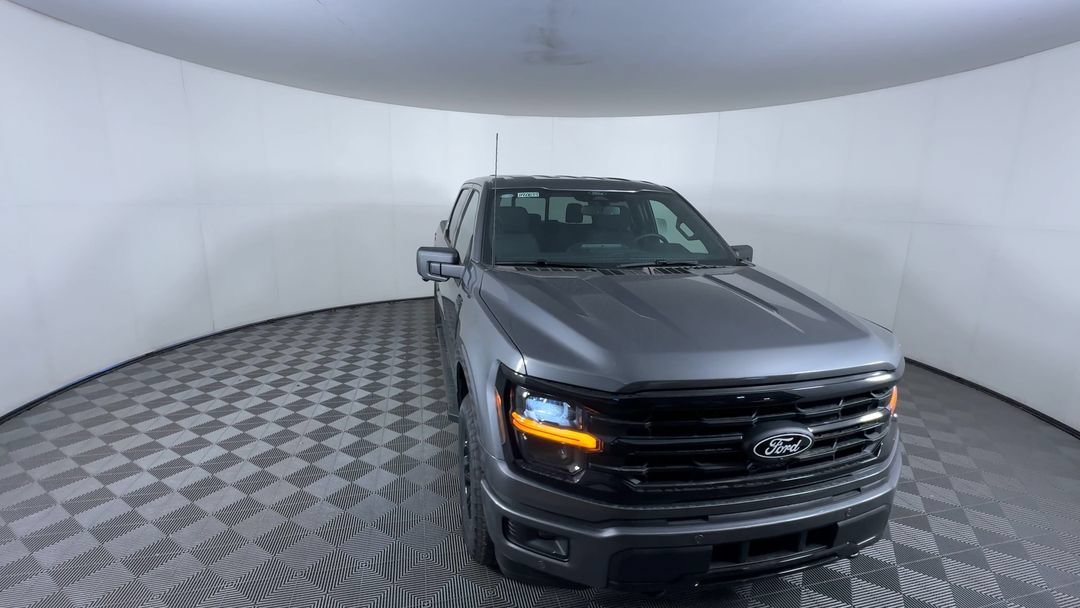 New 2026 Carbonized Gray Metallic Ford XLT image 3