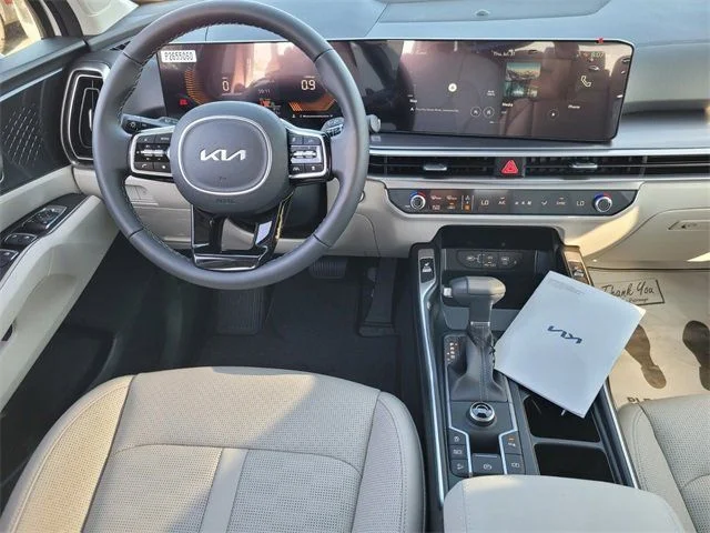 2025 Kia Sorento S - Photo 9