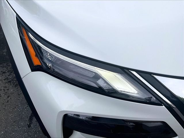 Used 2023 White Nissan S image 30
