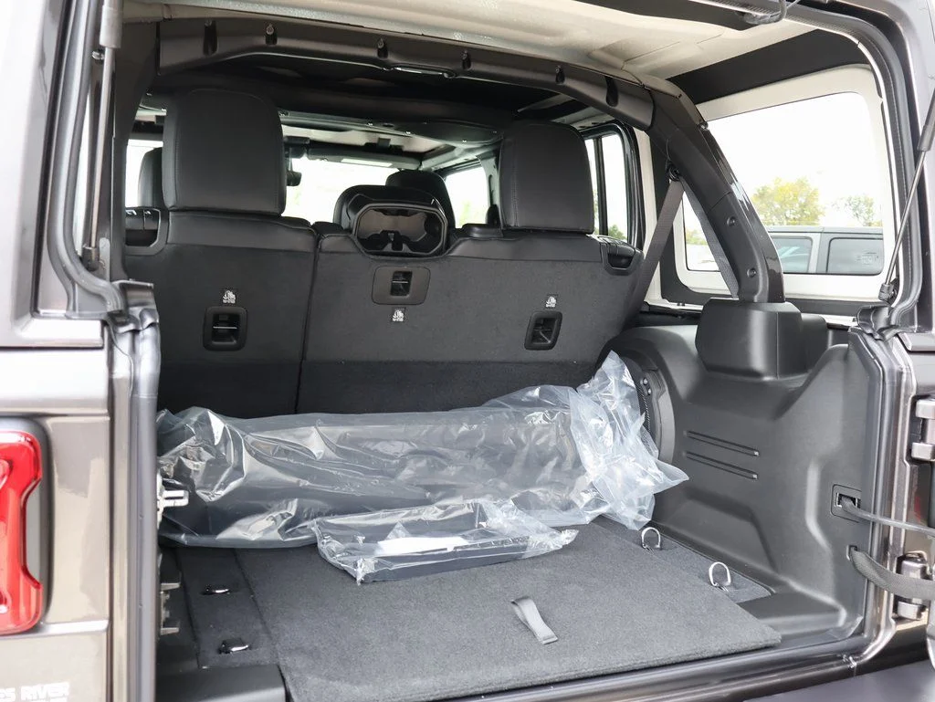 2026 Jeep Wrangler 4-Door Sahara - Photo 15